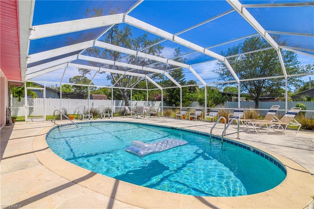74 8th ST BONITA SPRINGS, FL 34134