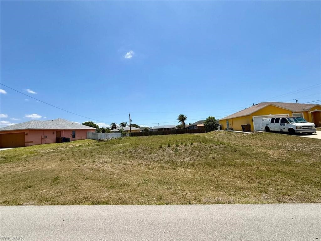 4517 7th ST W LEHIGH ACRES, FL 33971