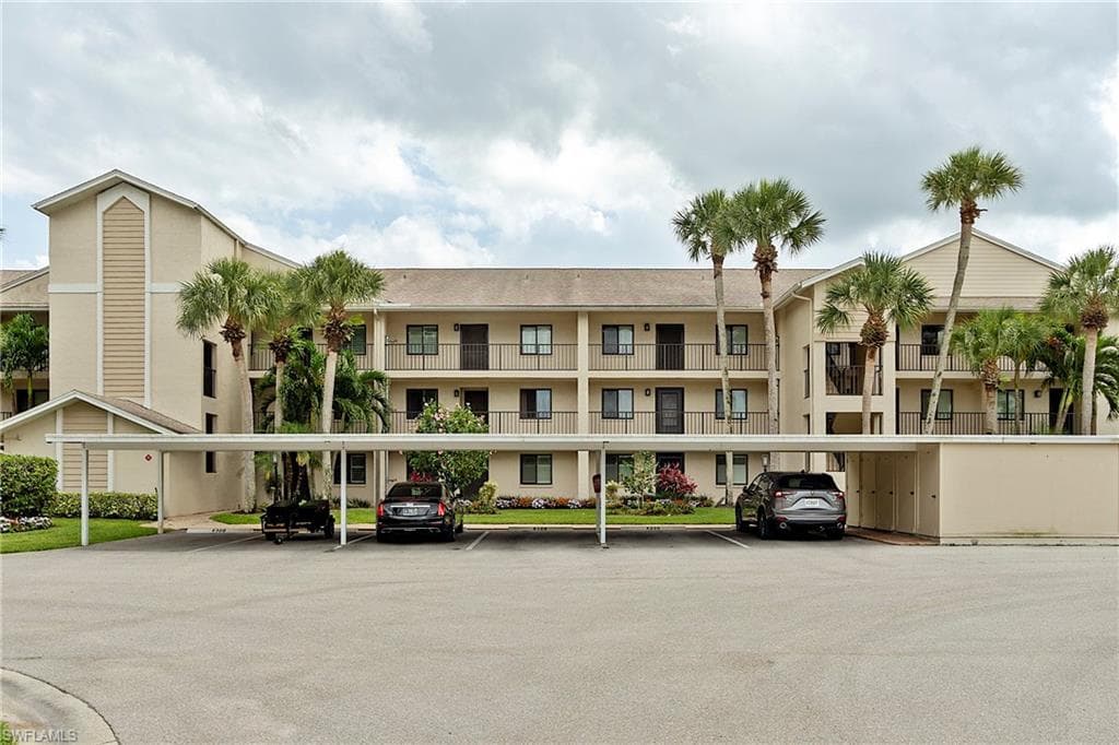 400 Fox Haven DR 4108 NAPLES, FL 34104