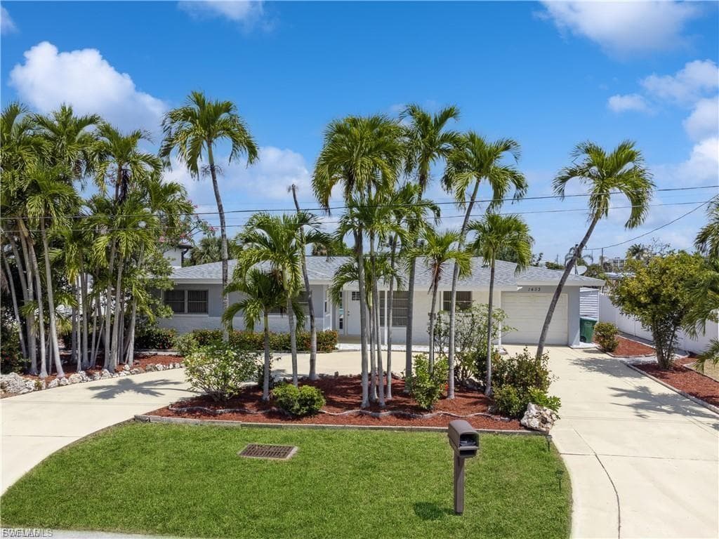 1453 Venetian CT CAPE CORAL, FL 33904