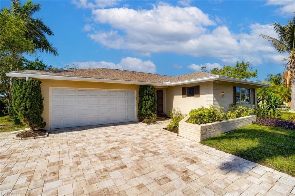 4818 Tahiti LN NAPLES, FL 34112