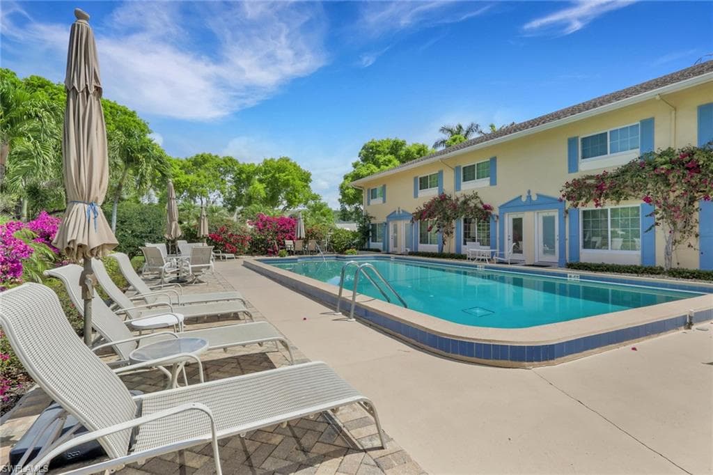 230 3rd AVE S 4 NAPLES, FL 34102