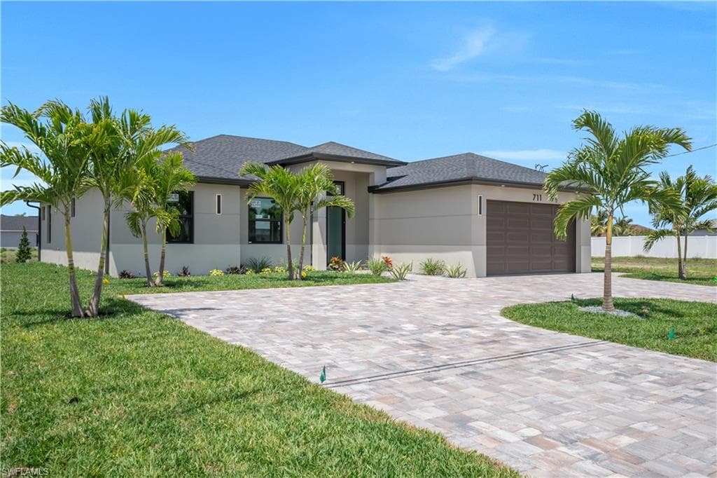 711 Gleason PKWY CAPE CORAL, FL 33914