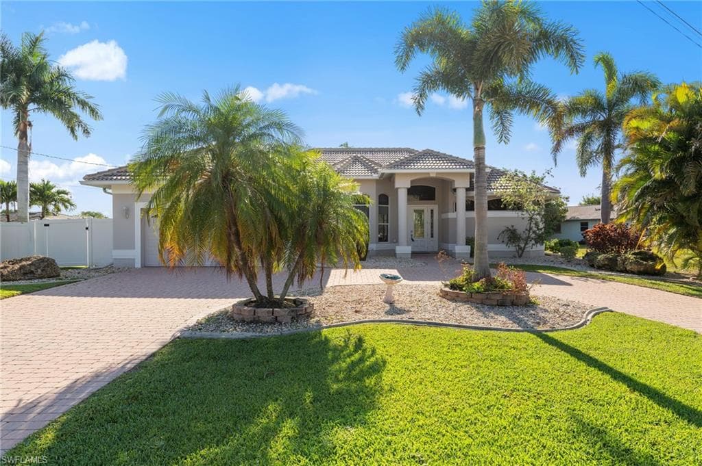 3733 SE 12th PL CAPE CORAL, FL 33904