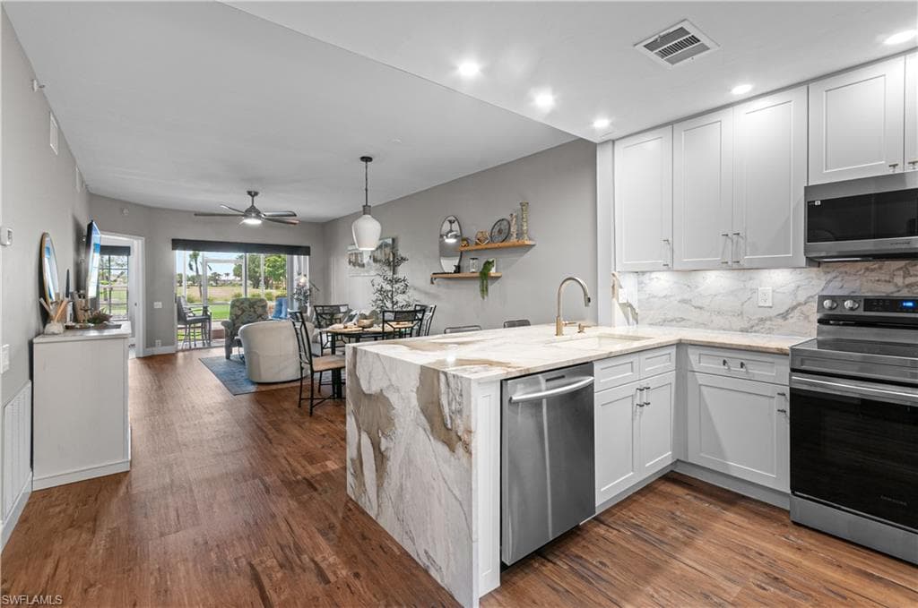 28060 Cavendish CT 2505 BONITA SPRINGS, FL 34135