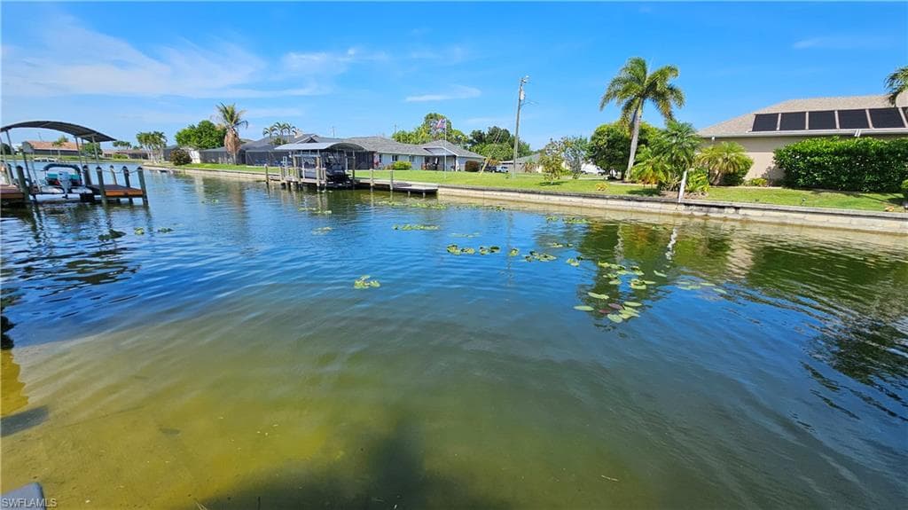 421 SE 10th AVE CAPE CORAL, FL 33990