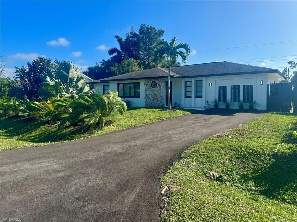 3950 Mohawk PL NAPLES, FL 34112