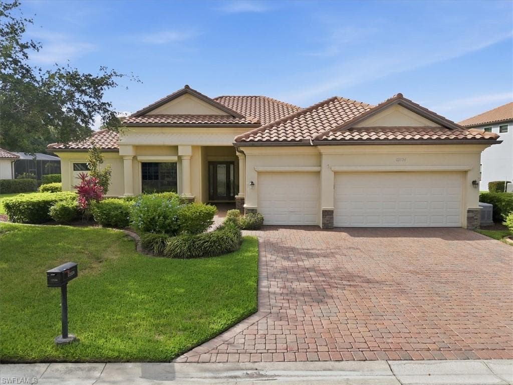 12526 Fairmont DR FORT MYERS, FL 33913