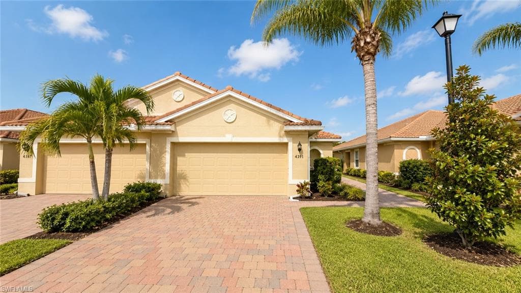 4391 Dutchess Park RD FORT MYERS, FL 33916