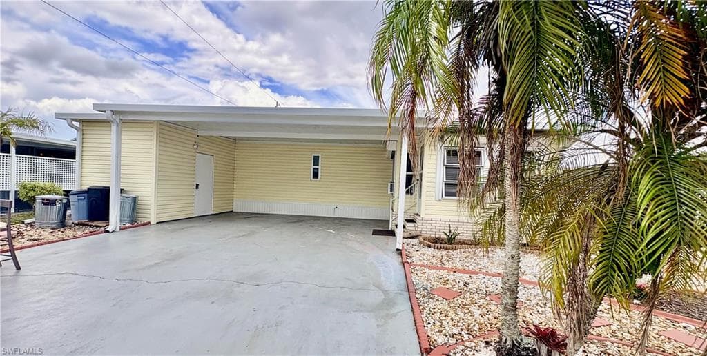 3134 Linwood DR NORTH FORT MYERS, FL 33917