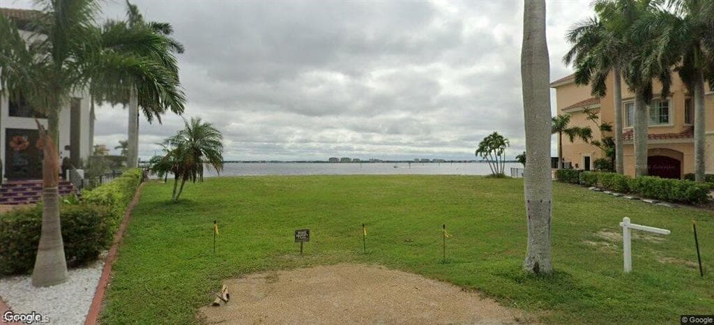 362 Bayshore DR CAPE CORAL, FL 33904