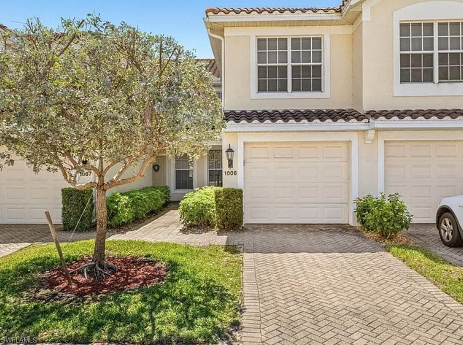 1315 Henley ST 1006 NAPLES, FL 34105