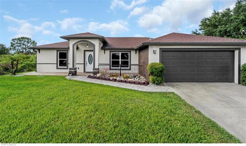 2705 41st ST W LEHIGH ACRES, FL 33971