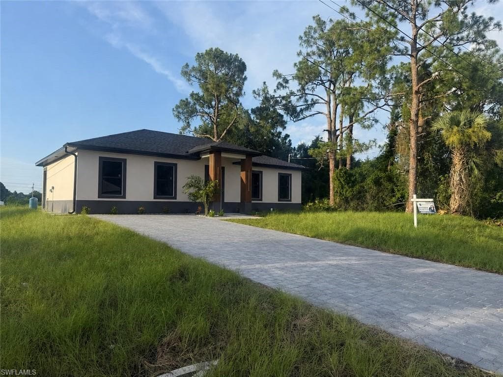 4018 10th ST SW LEHIGH ACRES, FL 33976