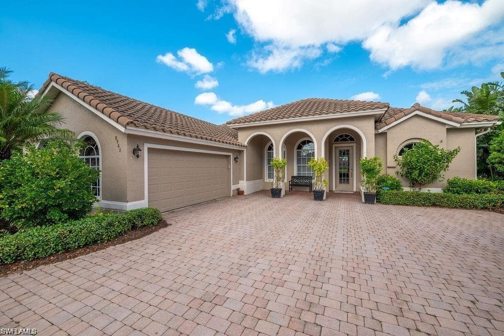 8963 Appaloosa CT NAPLES, FL 34113