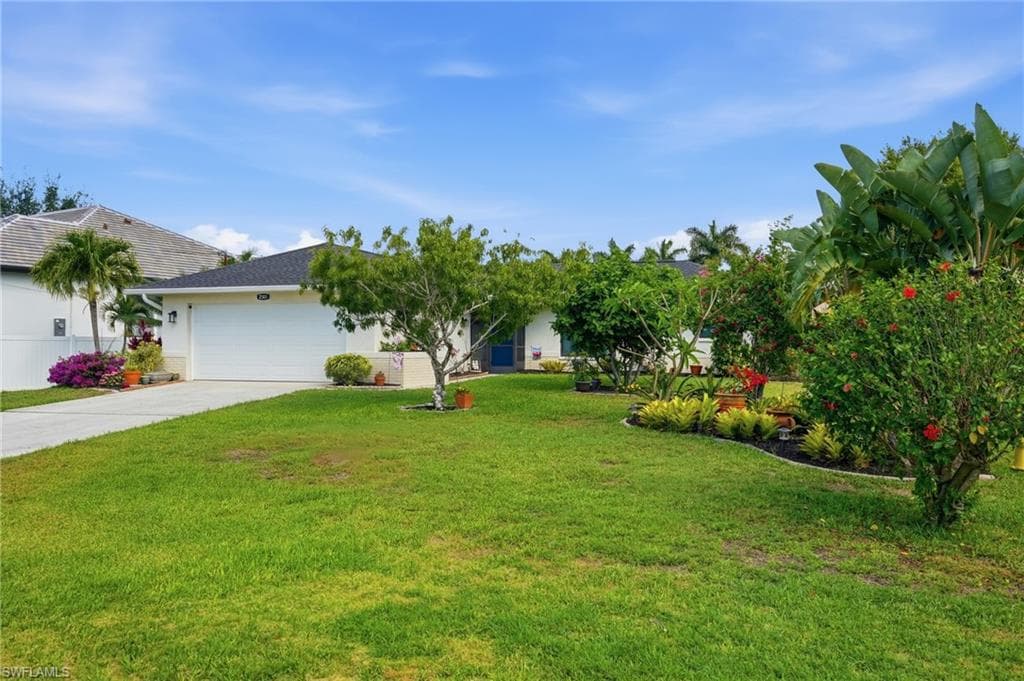 2501 SW 52nd TER CAPE CORAL, FL 33914