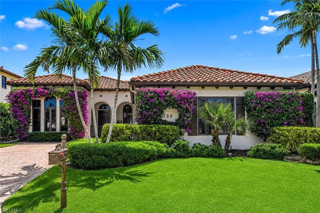 2220 Residence CIR NAPLES, FL 34105