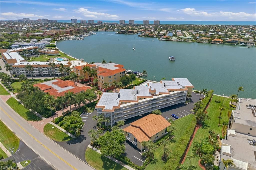 816 Elkcam CIR 101 MARCO ISLAND, FL 34145