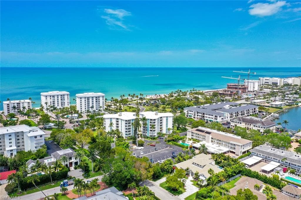 1300 Gulf Shore BLVD N 205 NAPLES, FL 34102