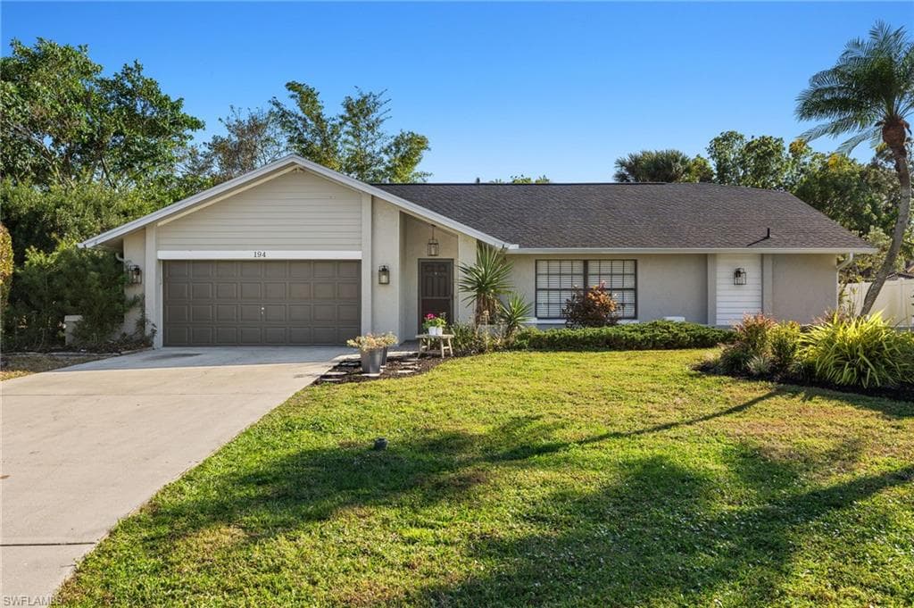194 Wickliffe DR NAPLES, FL 34110
