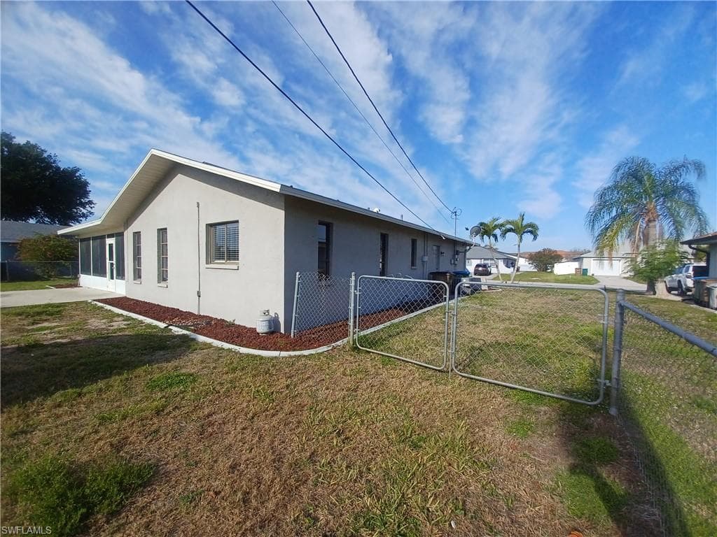 3305 SW 7th PL CAPE CORAL, FL 33914