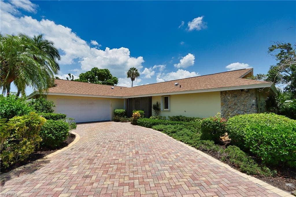 28387 Las Palmas CIR BONITA SPRINGS, FL 34135