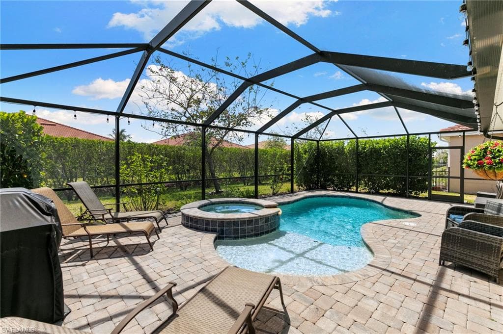 3215 Birchin LN FORT MYERS, FL 33916