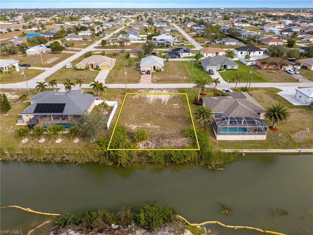 1720 NW 2nd TER CAPE CORAL, FL 33993