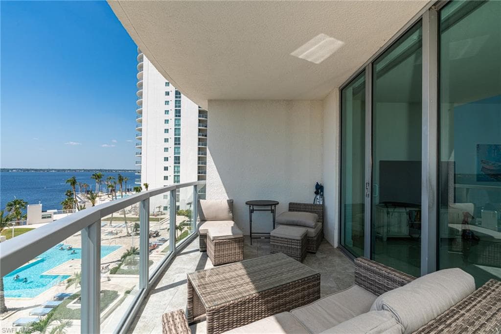 3000 Oasis Grand BLVD 801 FORT MYERS, FL 33916