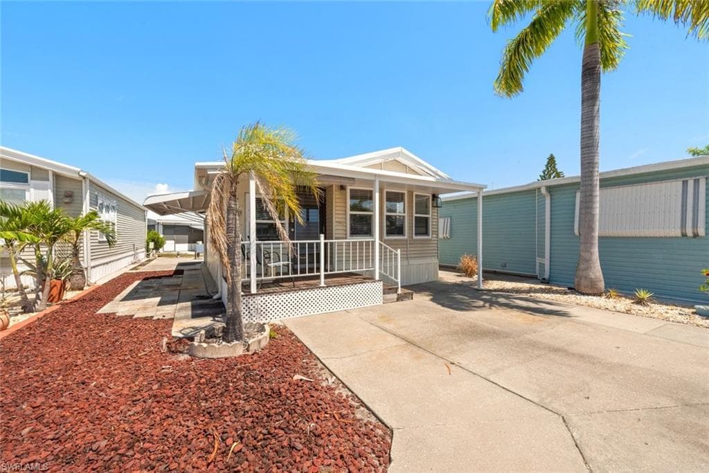 8571 Firwood DR ESTERO, FL 33928