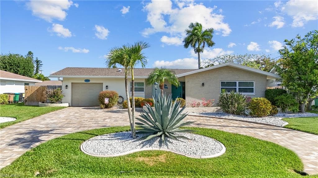 4116 Country Club BLVD CAPE CORAL, FL 33904