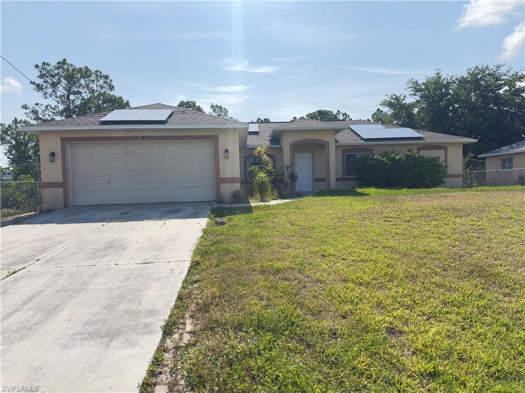 817 Holmes AVE LEHIGH ACRES, FL 33974