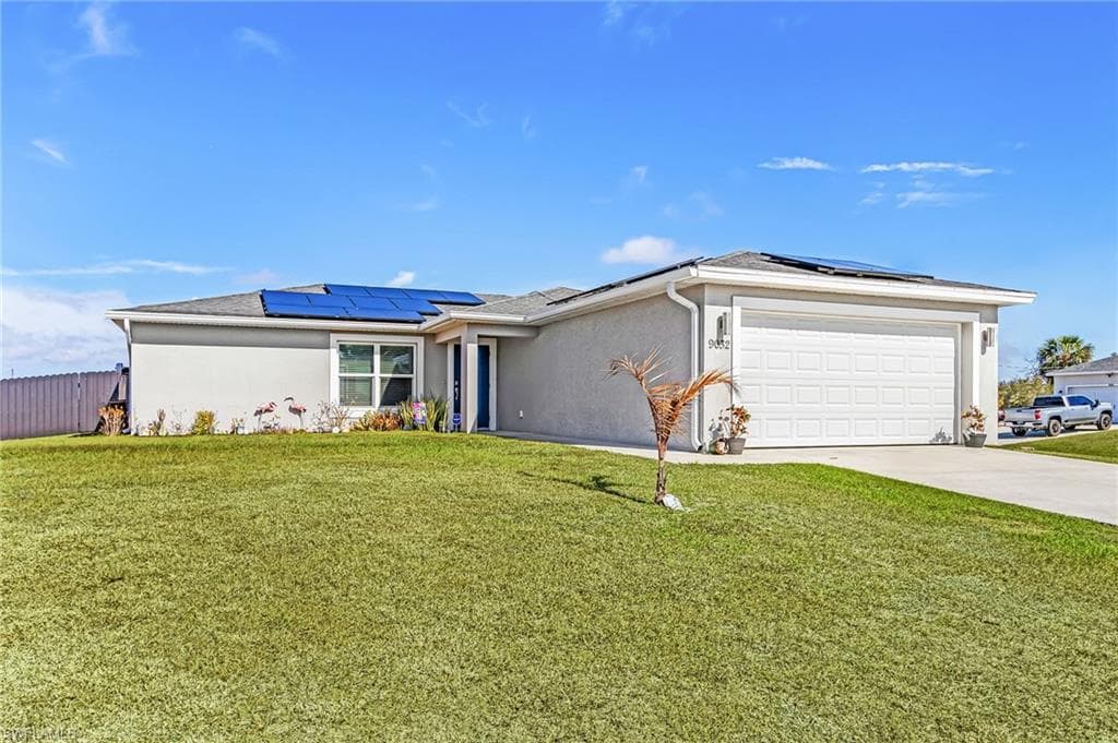 9032 Meadow CIR LABELLE, FL 33935