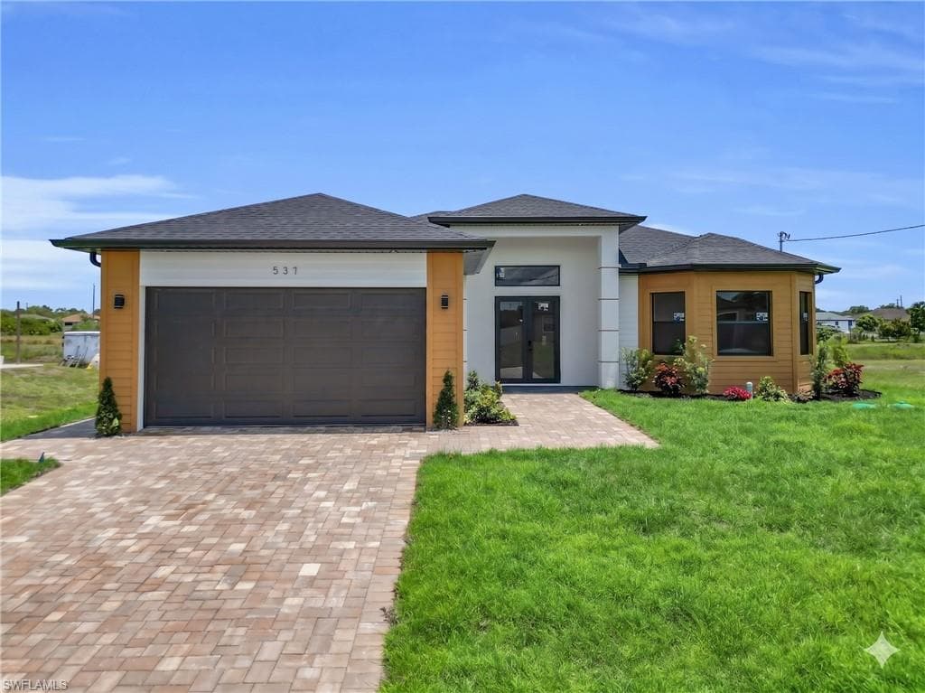 537 Paloma AVE LEHIGH ACRES, FL 33974