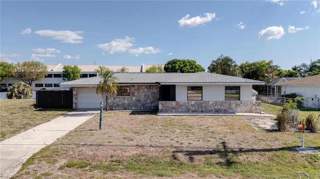 1522 Shelby PKWY CAPE CORAL, FL 33904