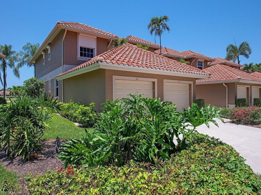570 Club Marco CIR 7-101 MARCO ISLAND, FL 34145