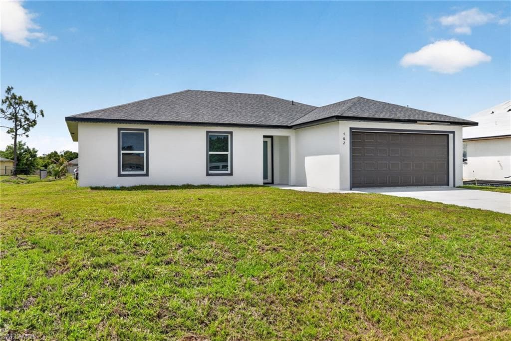 818 Portland ST E LEHIGH ACRES, FL 33974