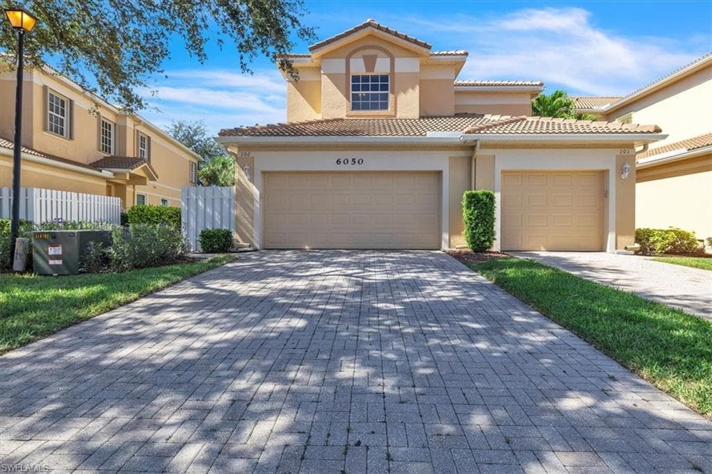 6050 Jonathans Bay CIR 102 FORT MYERS, FL 33908