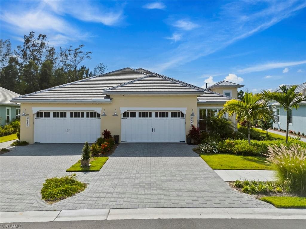8849 Yucatan CT NAPLES, FL 34112