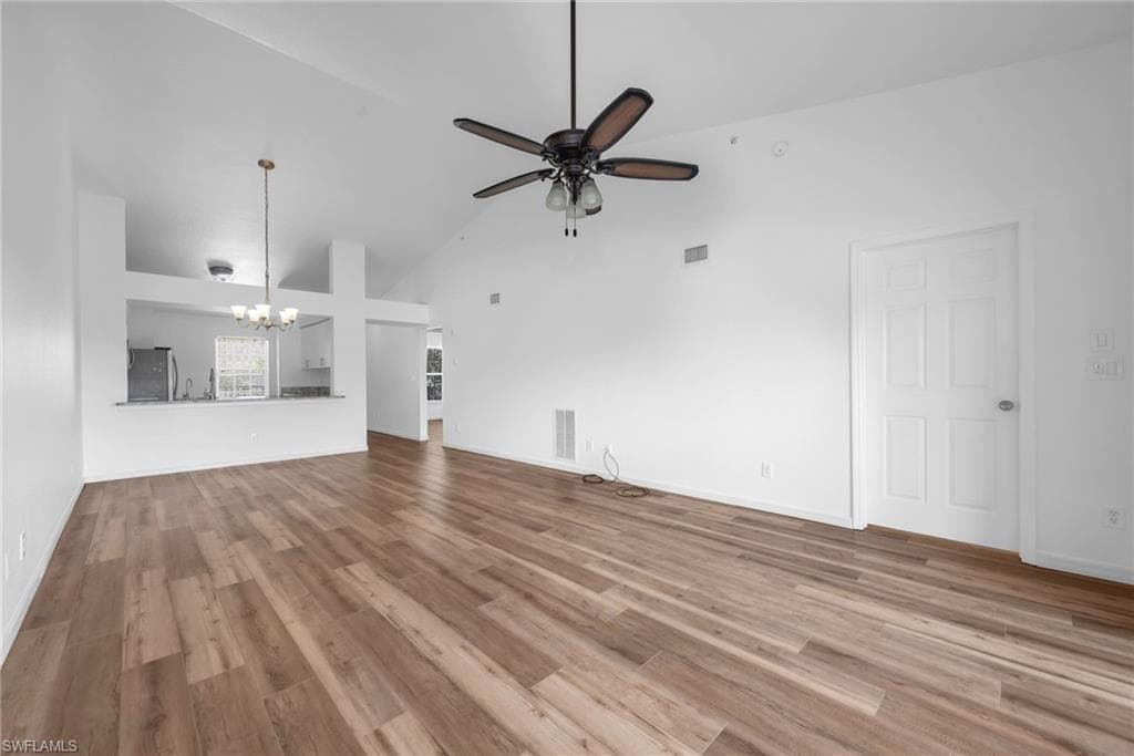 3250 Cypress Glen WAY 423 NAPLES, FL 34109