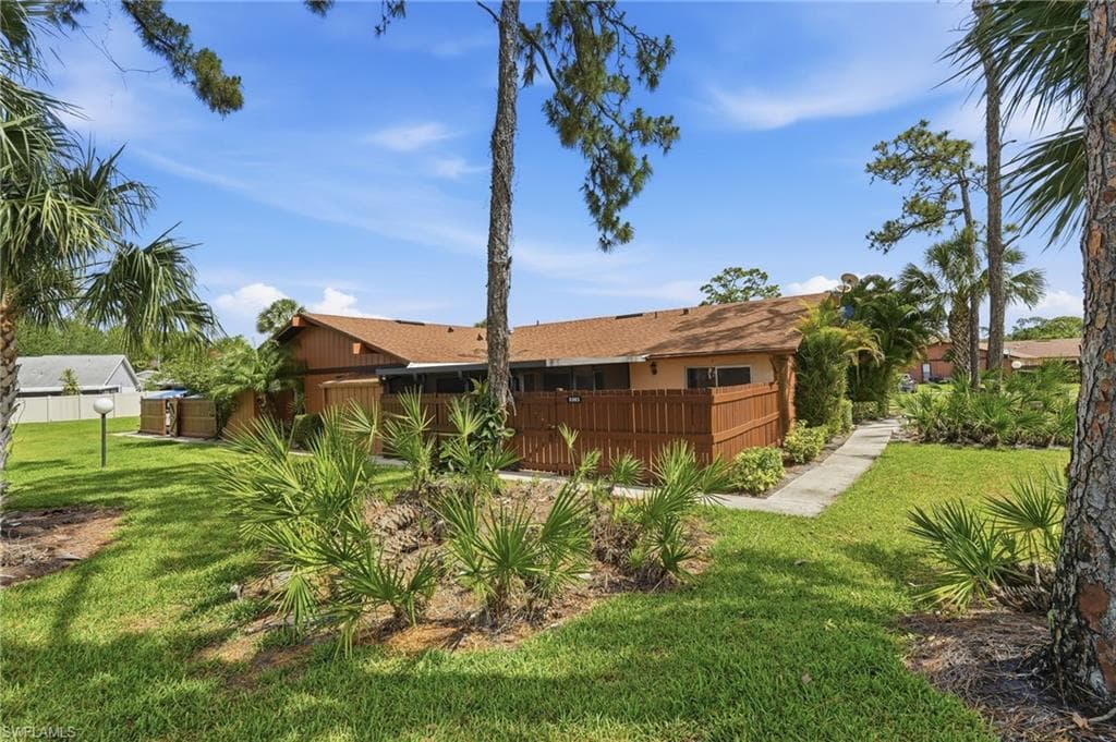 5563 Foxlake DR NORTH FORT MYERS, FL 33917