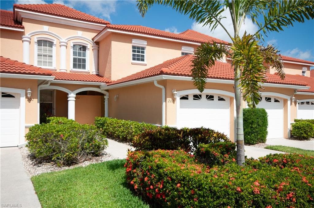 14070 Eagle Ridge Lakes DR 202 FORT MYERS, FL 33912