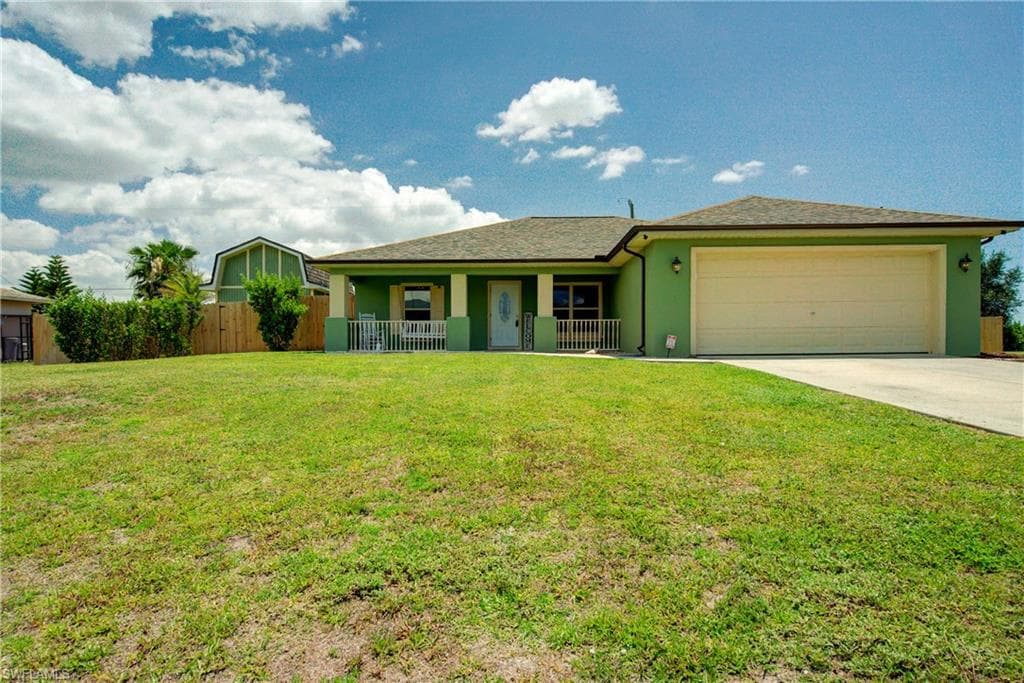 26 NE 8th TER CAPE CORAL, FL 33909