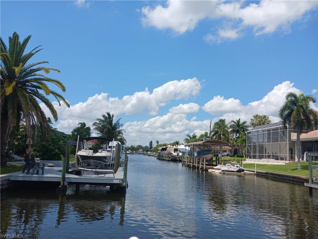 2727 24th PL CAPE CORAL, FL 33904