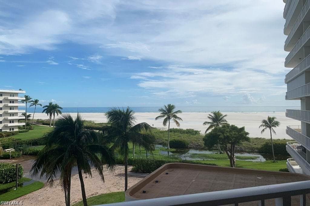 260 Seaview CT 404 MARCO ISLAND, FL 34145