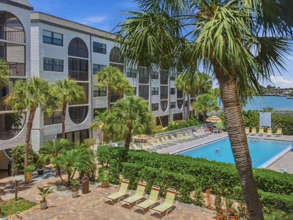 1023 Anglers CV E304 MARCO ISLAND, FL 34145