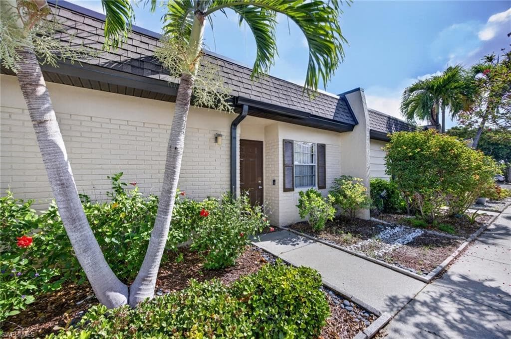 6300 S Pointe BLVD 327 FORT MYERS, FL 33919