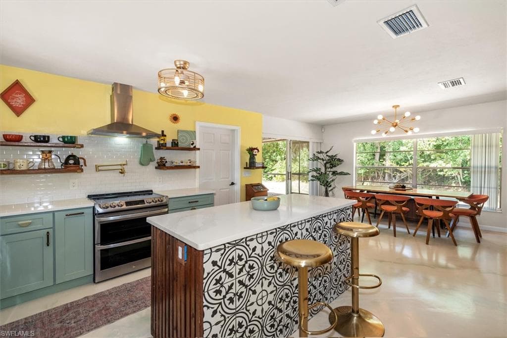 2431 N Westwood DR NORTH FORT MYERS, FL 33917