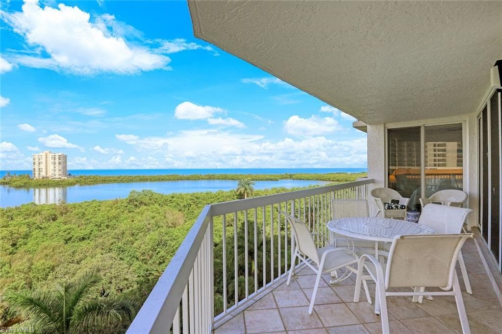 5501 Heron Point DR 702 NAPLES, FL 34108