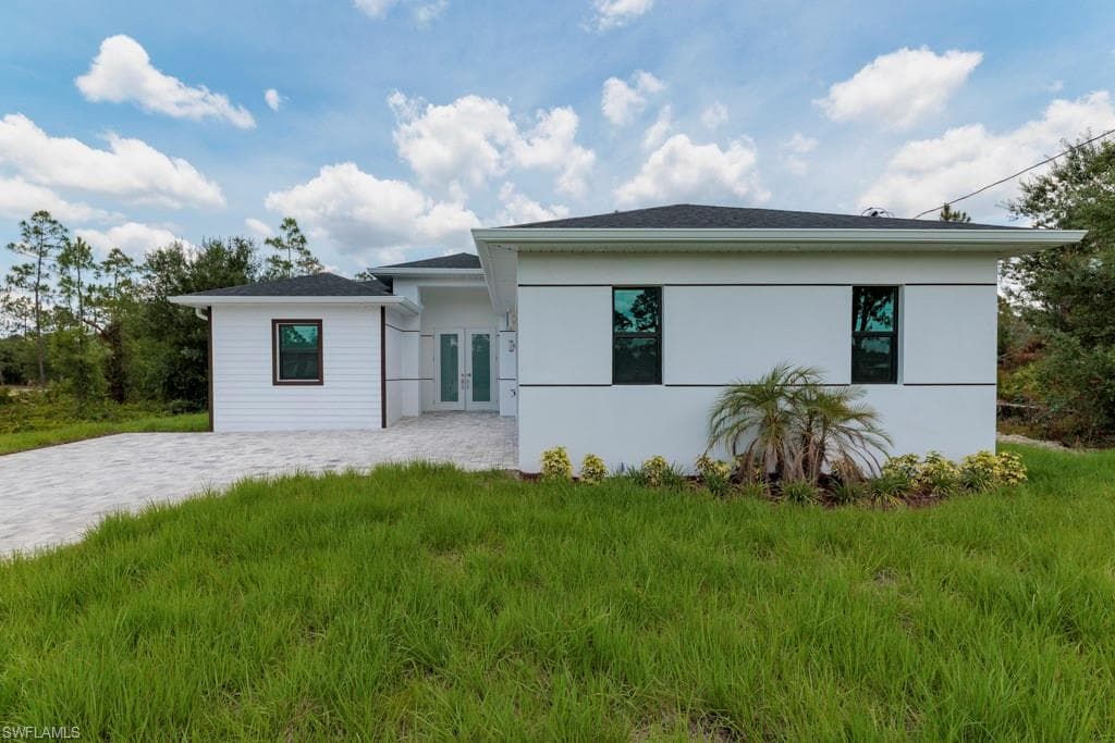 719 Almelia ST E LEHIGH ACRES, FL 33974